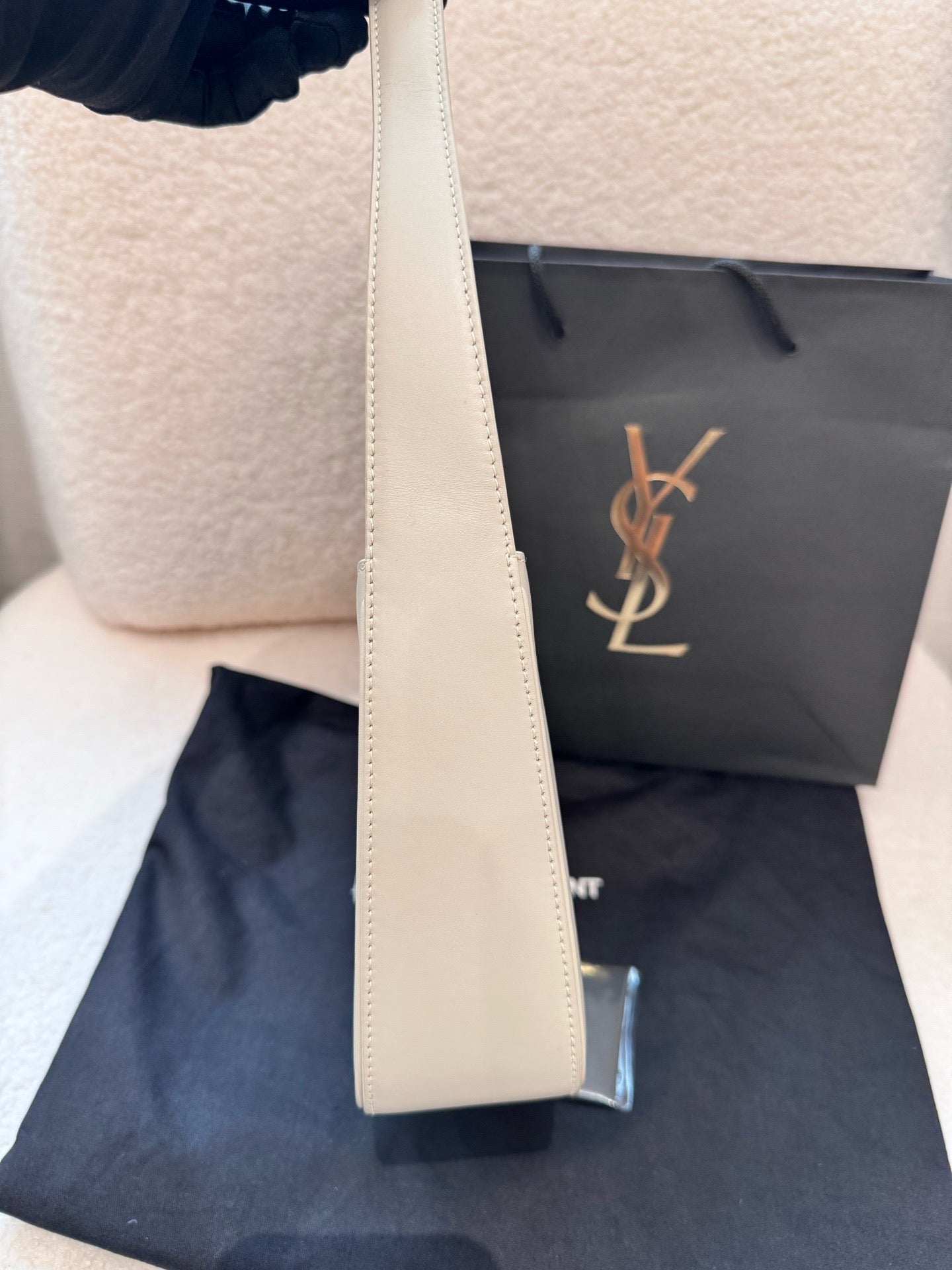 Saint Laurent - LE 5 À 7 Hobo Bag - Leather - White - (mini)