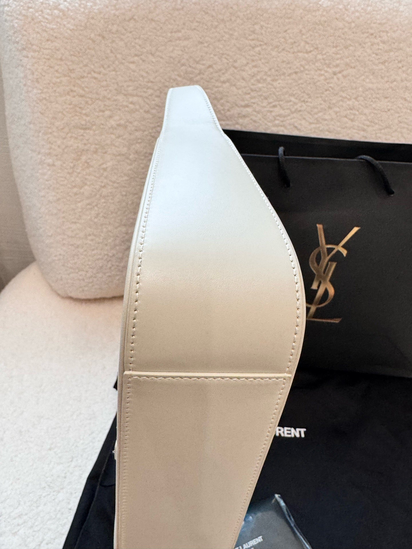 Saint Laurent - LE 5 À 7 Hobo Bag - Leather - White - (mini)