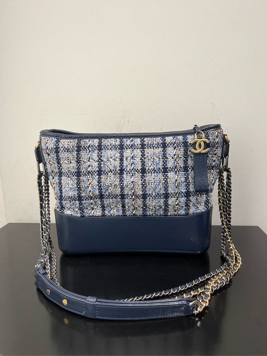 Chanel - Gabrielle Hobo Bag - Bouclé tweed and calfskin leather - Navy Blue with Multicolour Tweed - (Medium)