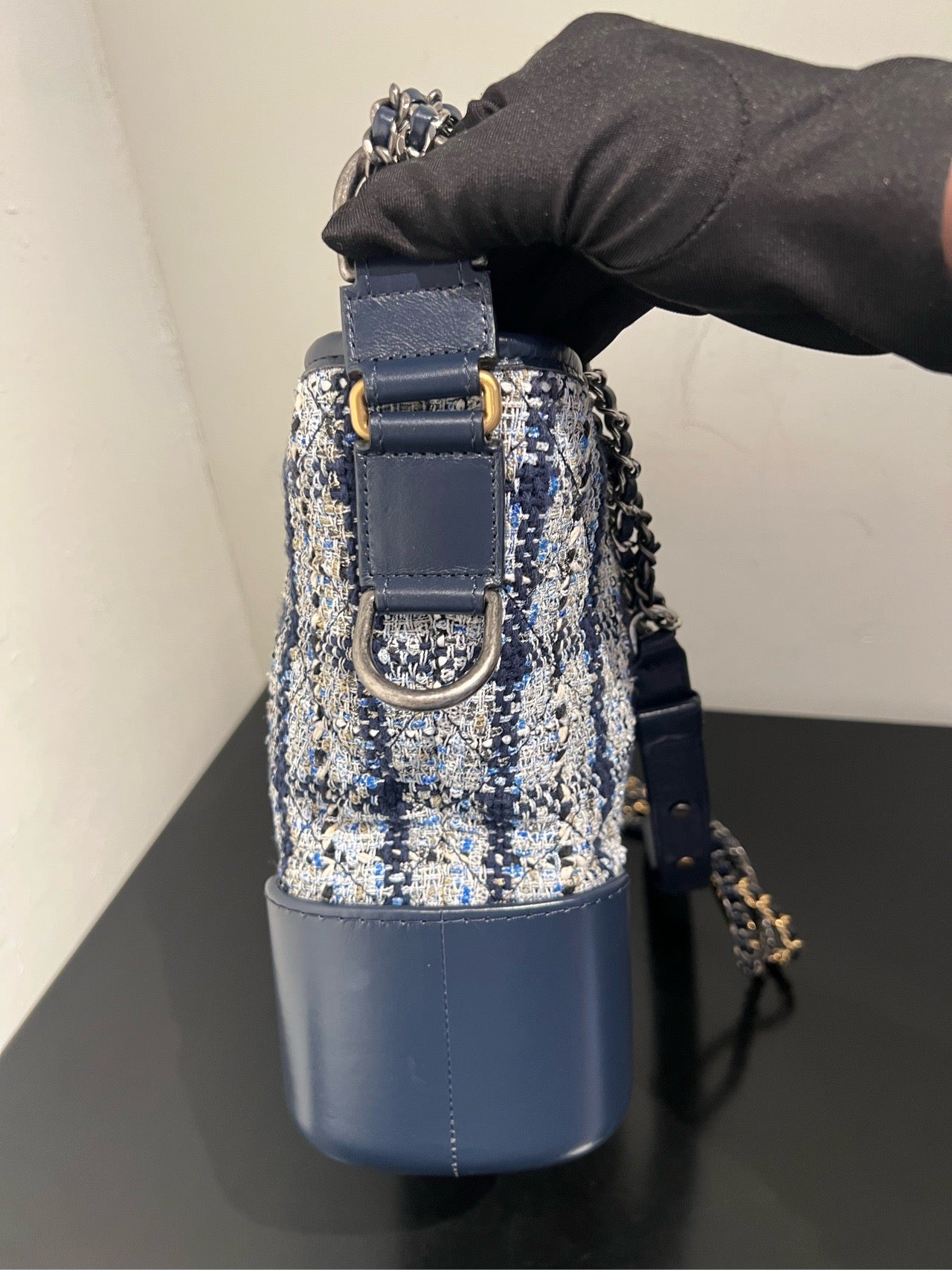 Chanel - Gabrielle Hobo Bag - Bouclé tweed and calfskin leather - Navy Blue with Multicolour Tweed - (Medium)