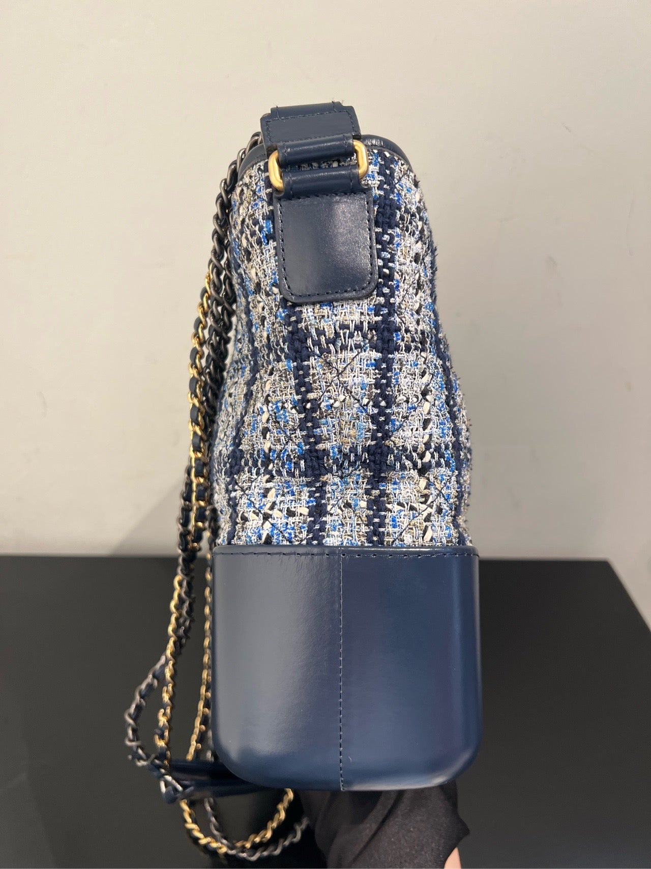 Chanel - Gabrielle Hobo Bag - Bouclé tweed and calfskin leather - Navy Blue with Multicolour Tweed - (Medium)