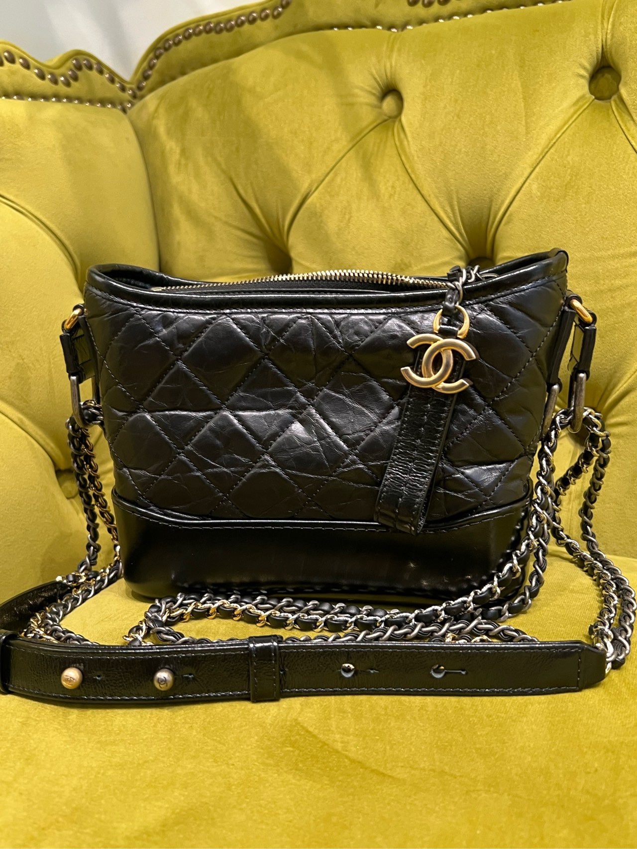 Chanel - Gabrielle Hobo Bag Small Metropolis Series with Badges - Calfskin leather - Black - (small)