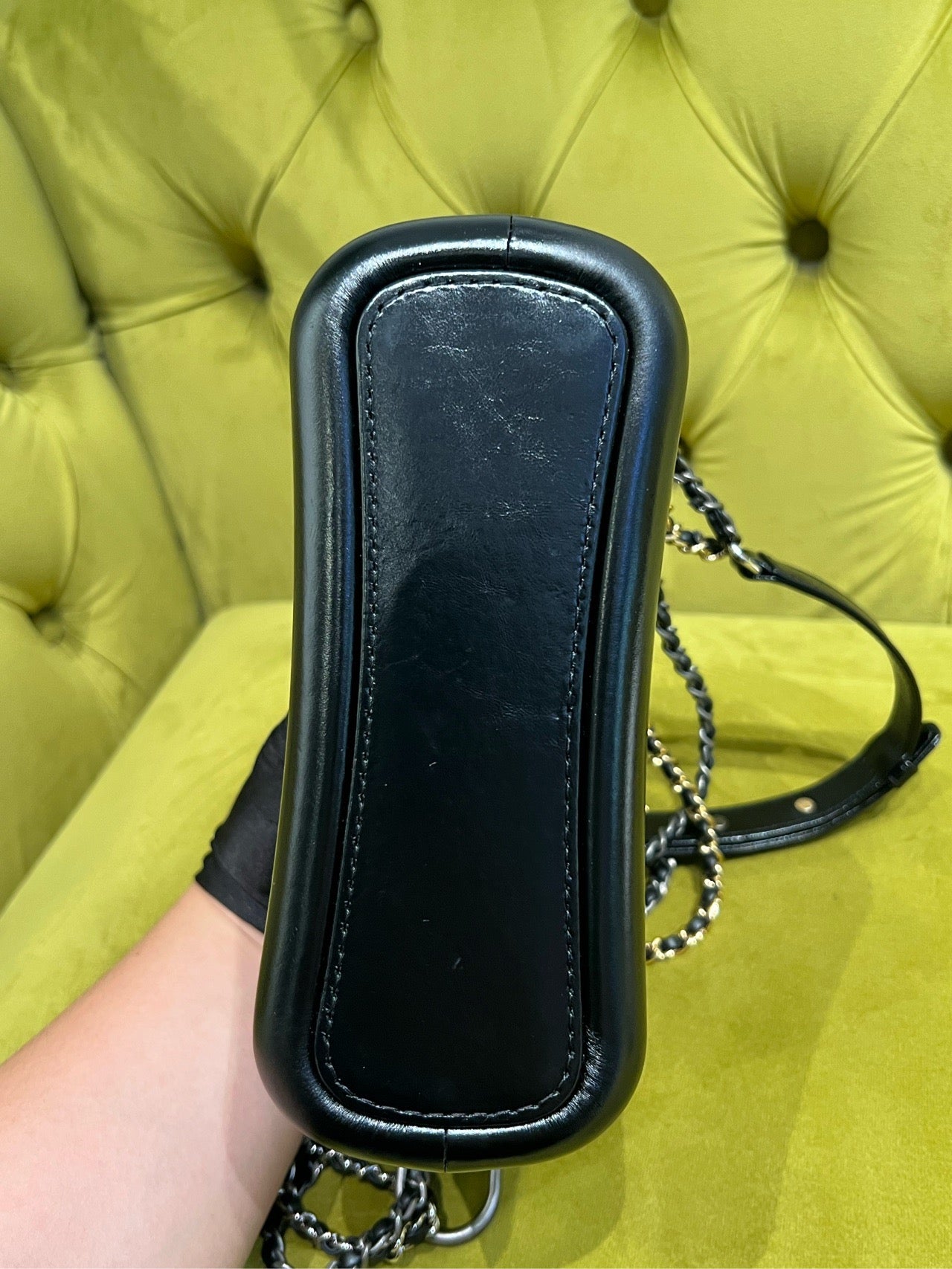 Chanel - Gabrielle Hobo Bag Small Metropolis Series with Badges - Calfskin leather - Black - (small)