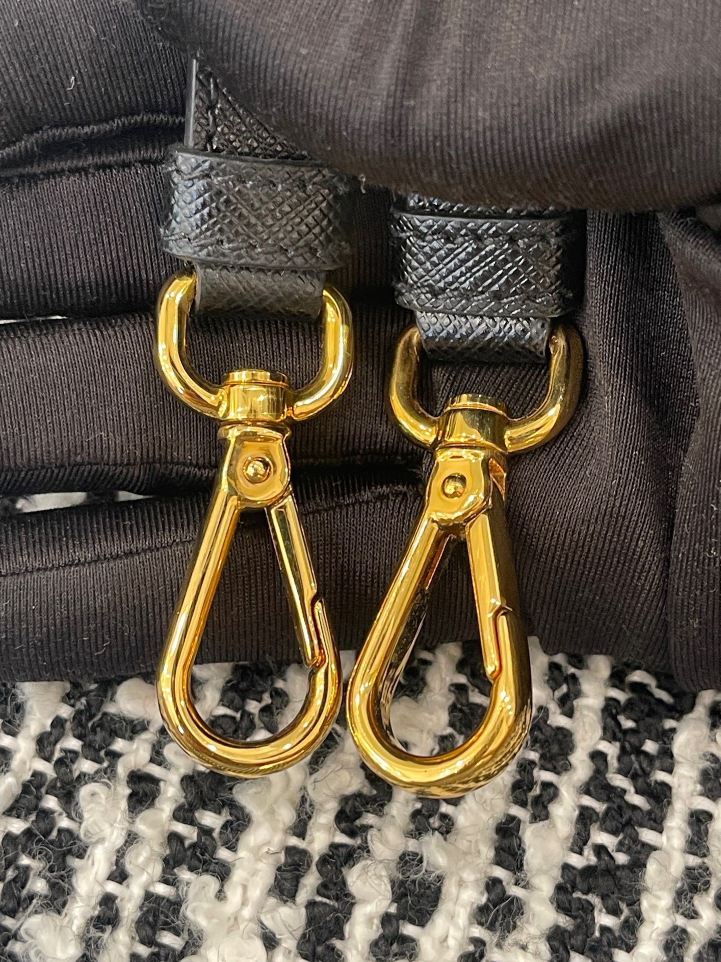 Prada - Saffiano Lux Tote - Saffiano leather - Black - (Medium)