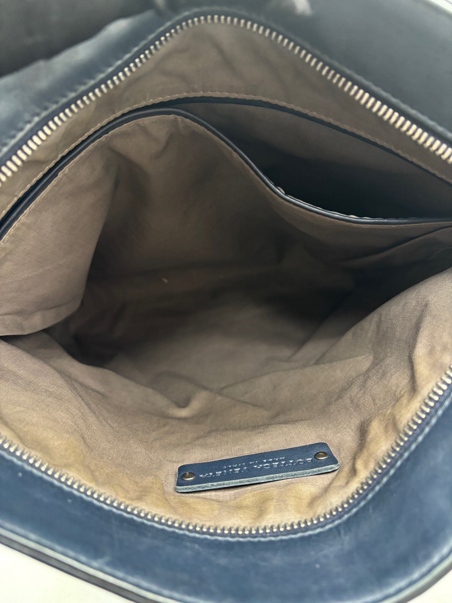 Bottega Veneta - Intrecciato Shoulder/Crossbody Bag - Leather - Navy - (medium)