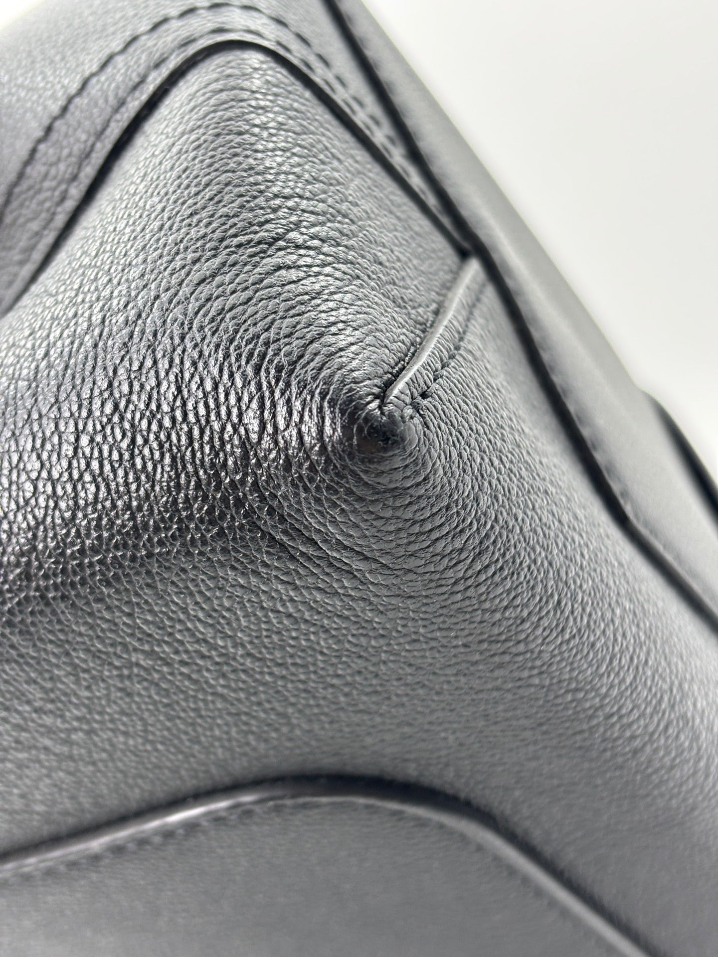 Louis Vuitton - VERY ONE HANDLE - Leather - Black - (medium)