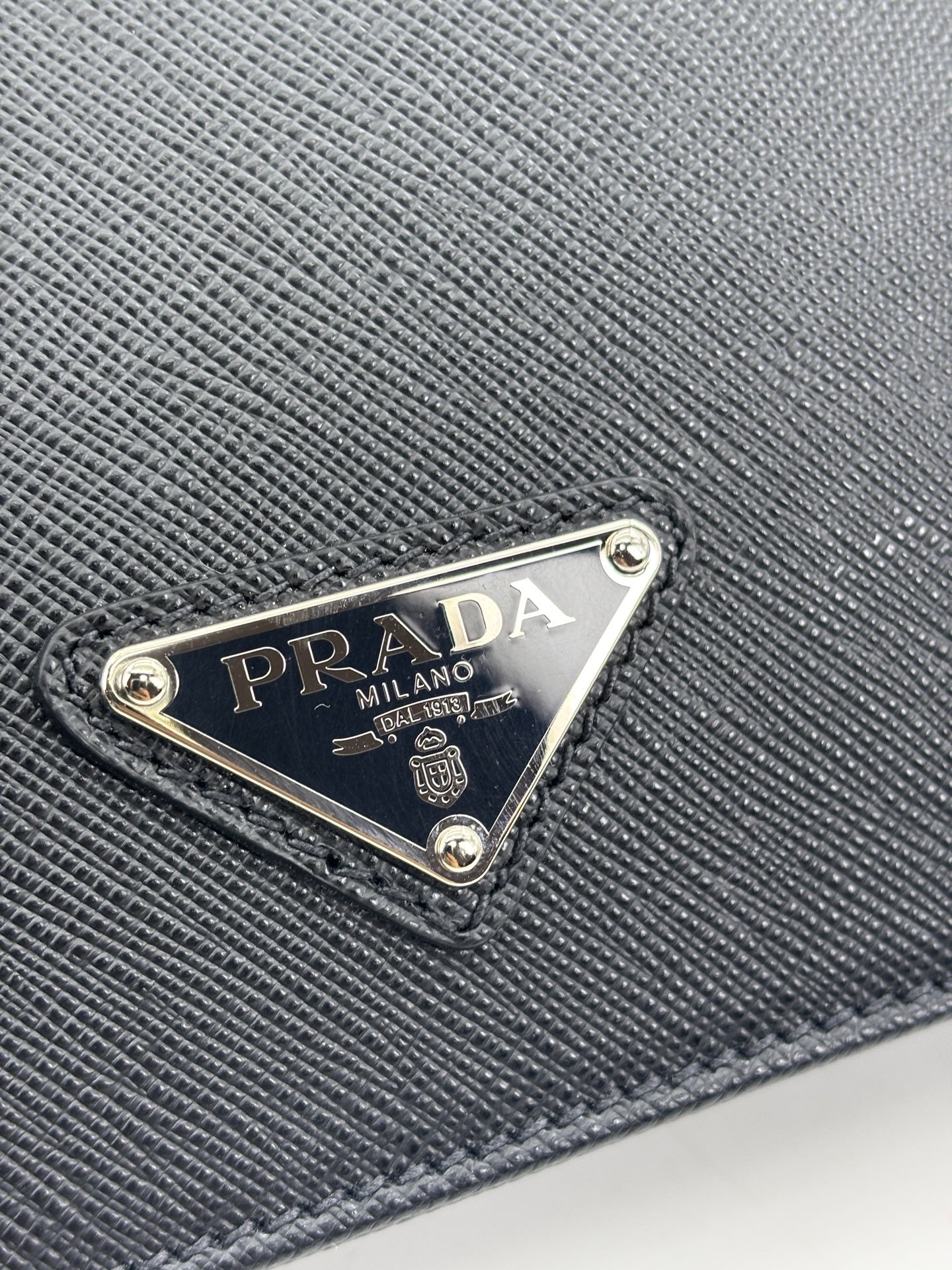Prada - Saffiano Leather Briefcase - Saffiano Calfskin Leather - Black - (large)