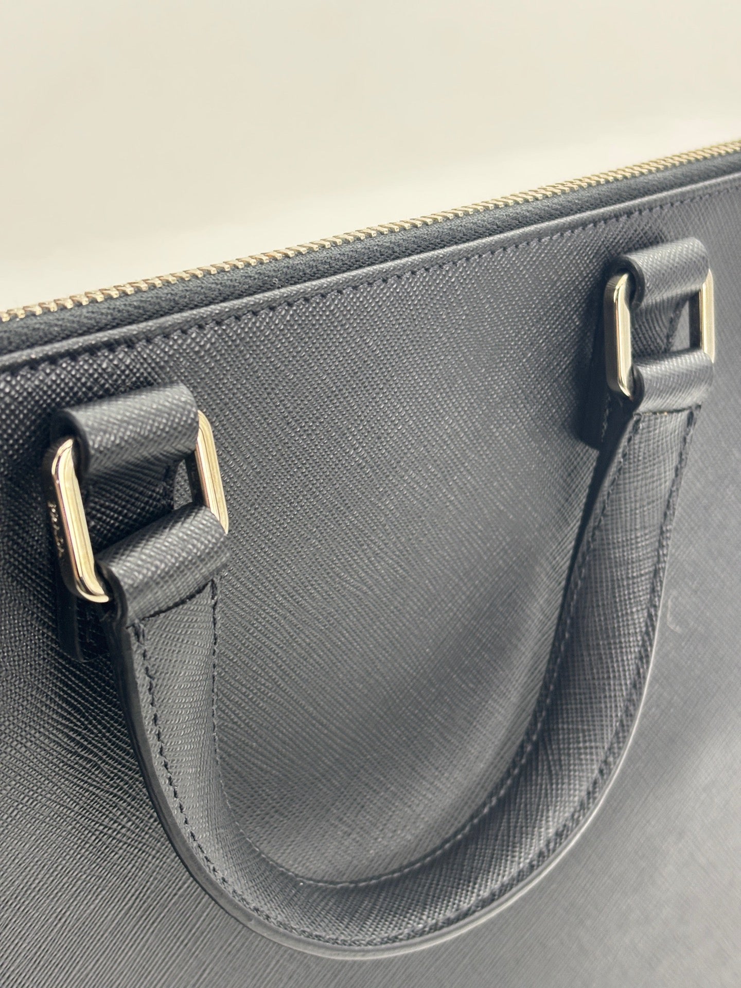 Prada - Saffiano Leather Briefcase - Saffiano Calfskin Leather - Black - (large)
