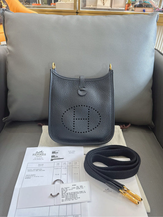 Hermès - Evelyne Mini 19 - Clemence leather - Black with Gold-Tone Hardware - (mini)