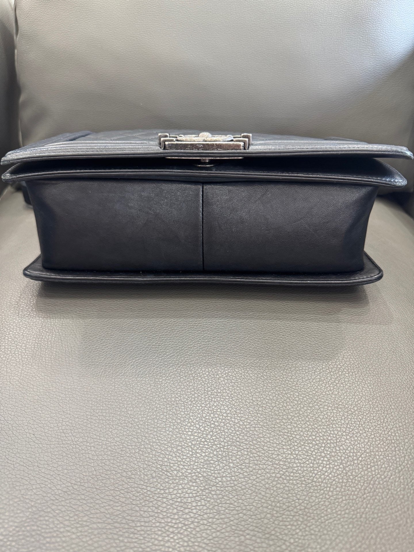 Chanel - Boy Bag - Lambskin leather - Black - (Medium)