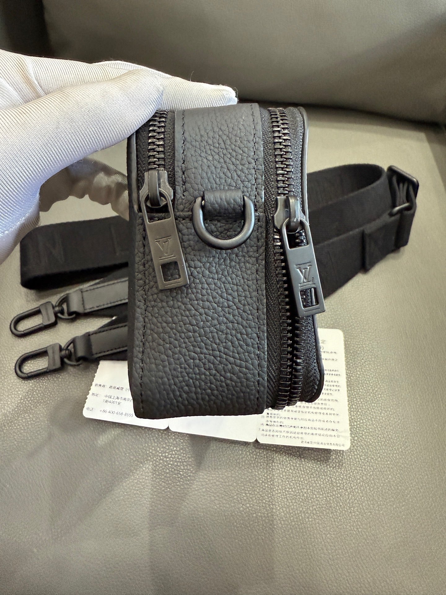 Louis Vuitton - Alpha Wearable - Leather - Black - (Mini)
