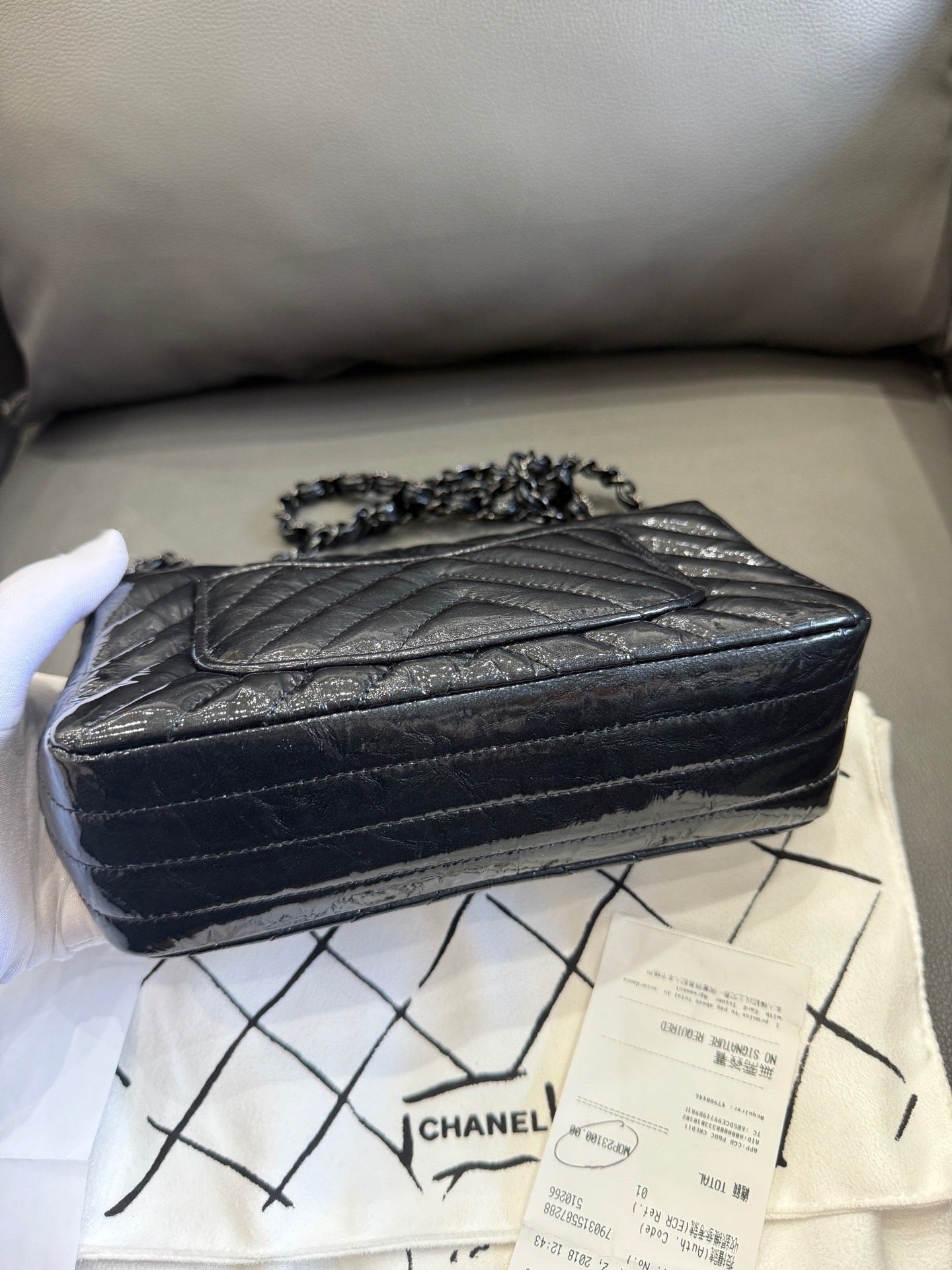 Chanel - Classic Flap Large Mini - Wrinkled patent leather - Black - (mini)
