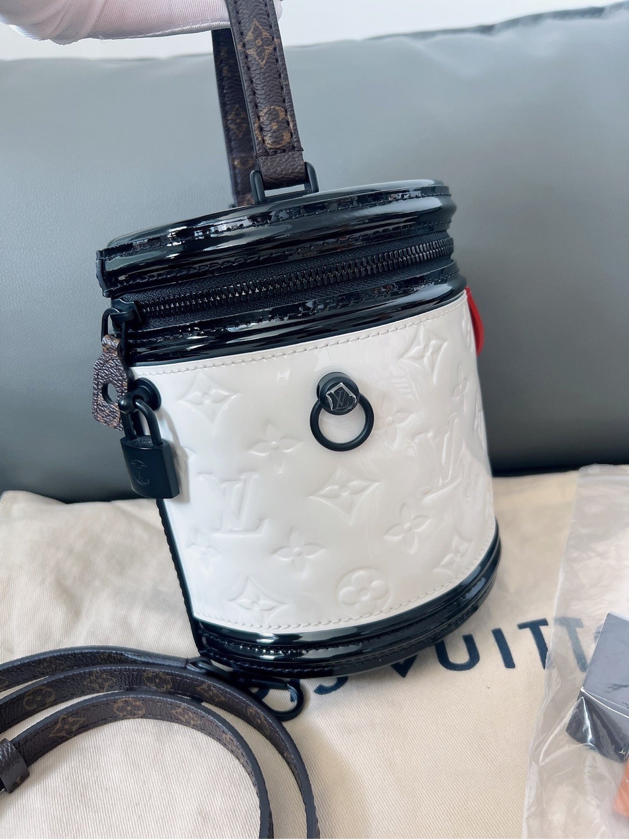 Louis Vuitton - Bucket Bag - Embossed Monogram patent leather and Monogram canvas - White, Black, Red, Brown - (Mini)