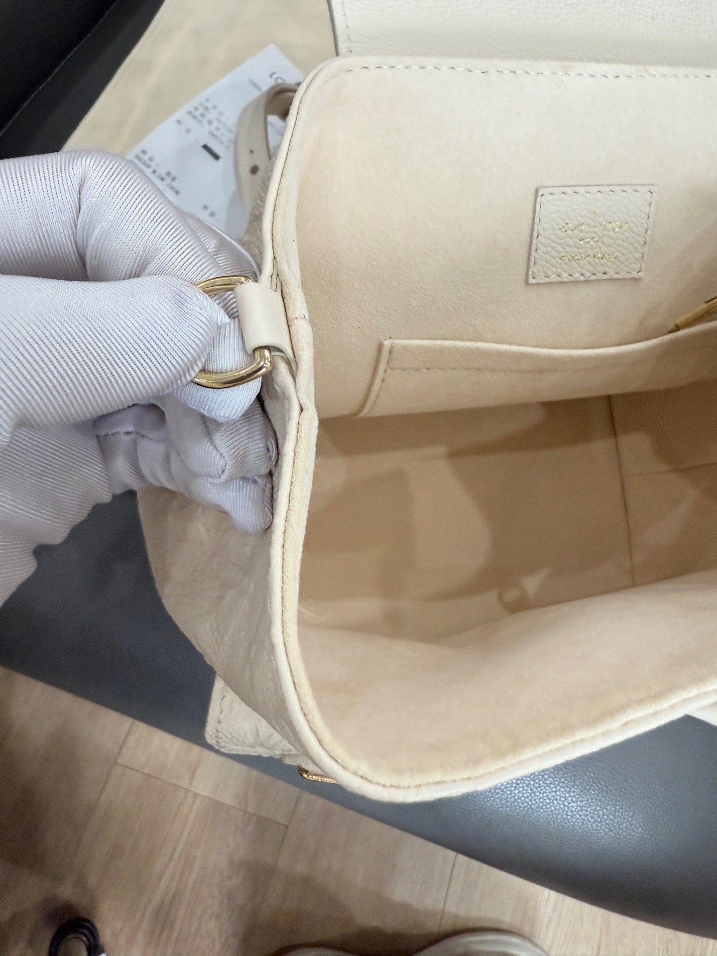 Louis Vuitton - Lockme Go Backpack M47106 - Grained calf leather - White - (Medium)