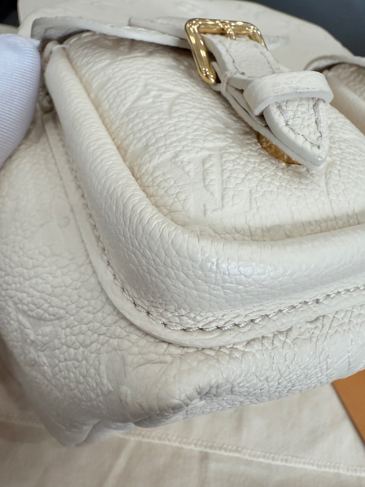 Louis Vuitton - Lockme Go Backpack M47106 - Grained calf leather - White - (Medium)