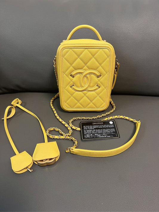Chanel - Vertical Camera Bag - Grained calfskin leather - Yellow - (mini)