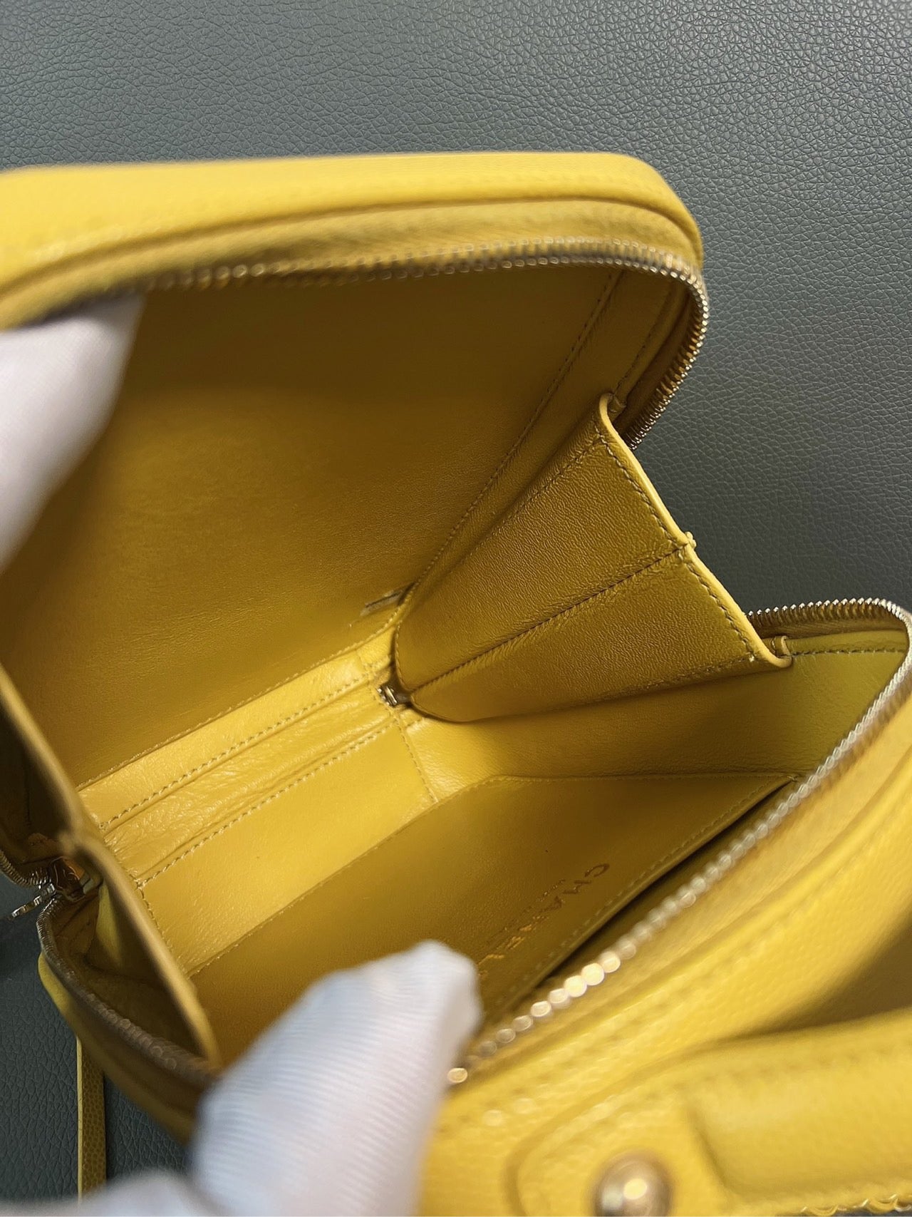 Chanel - Vertical Camera Bag - Grained calfskin leather - Yellow - (mini)