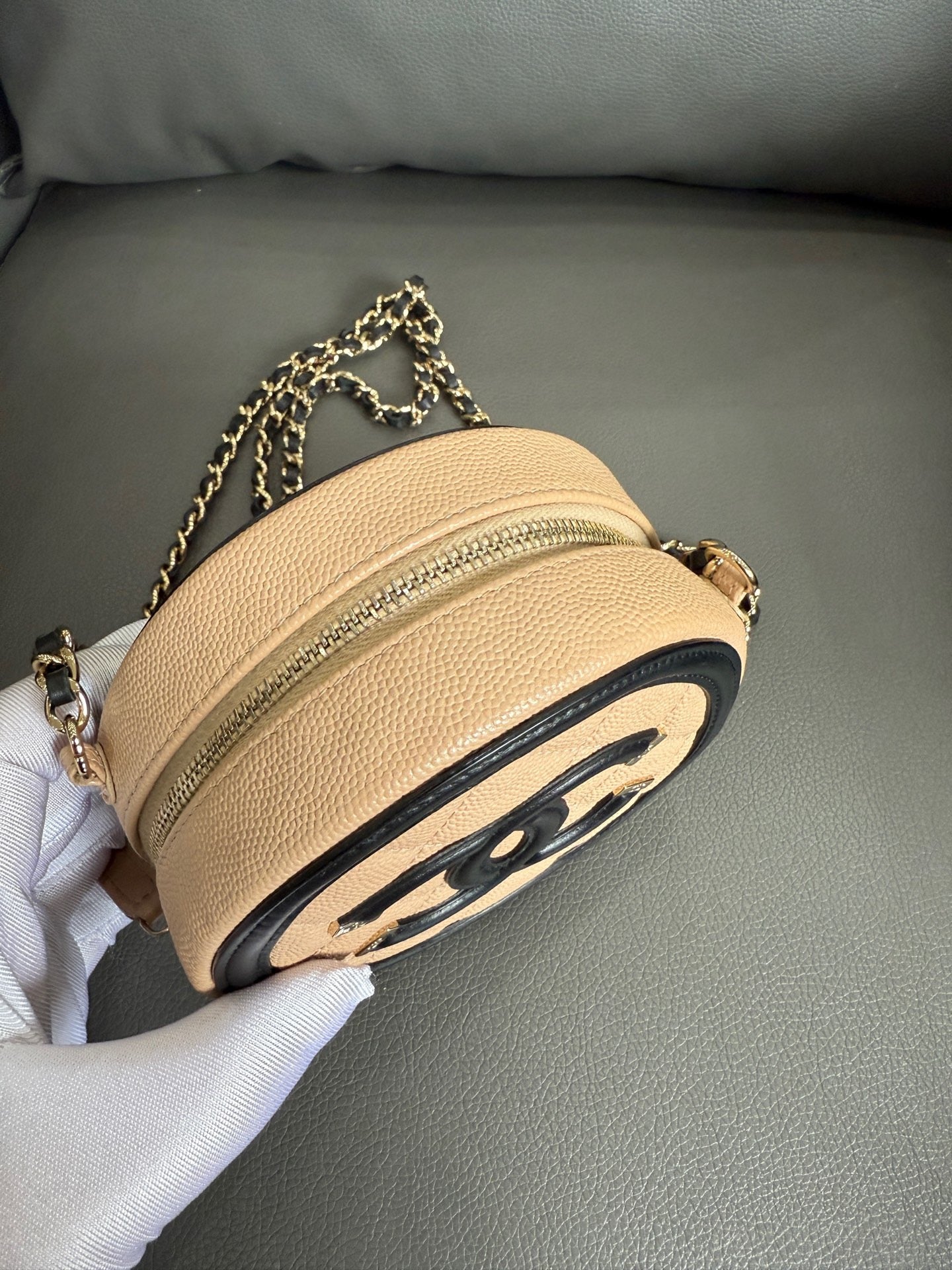 Chanel - Mini Round Crossbody Bag - Caviar leather - Beige and Black - (mini)