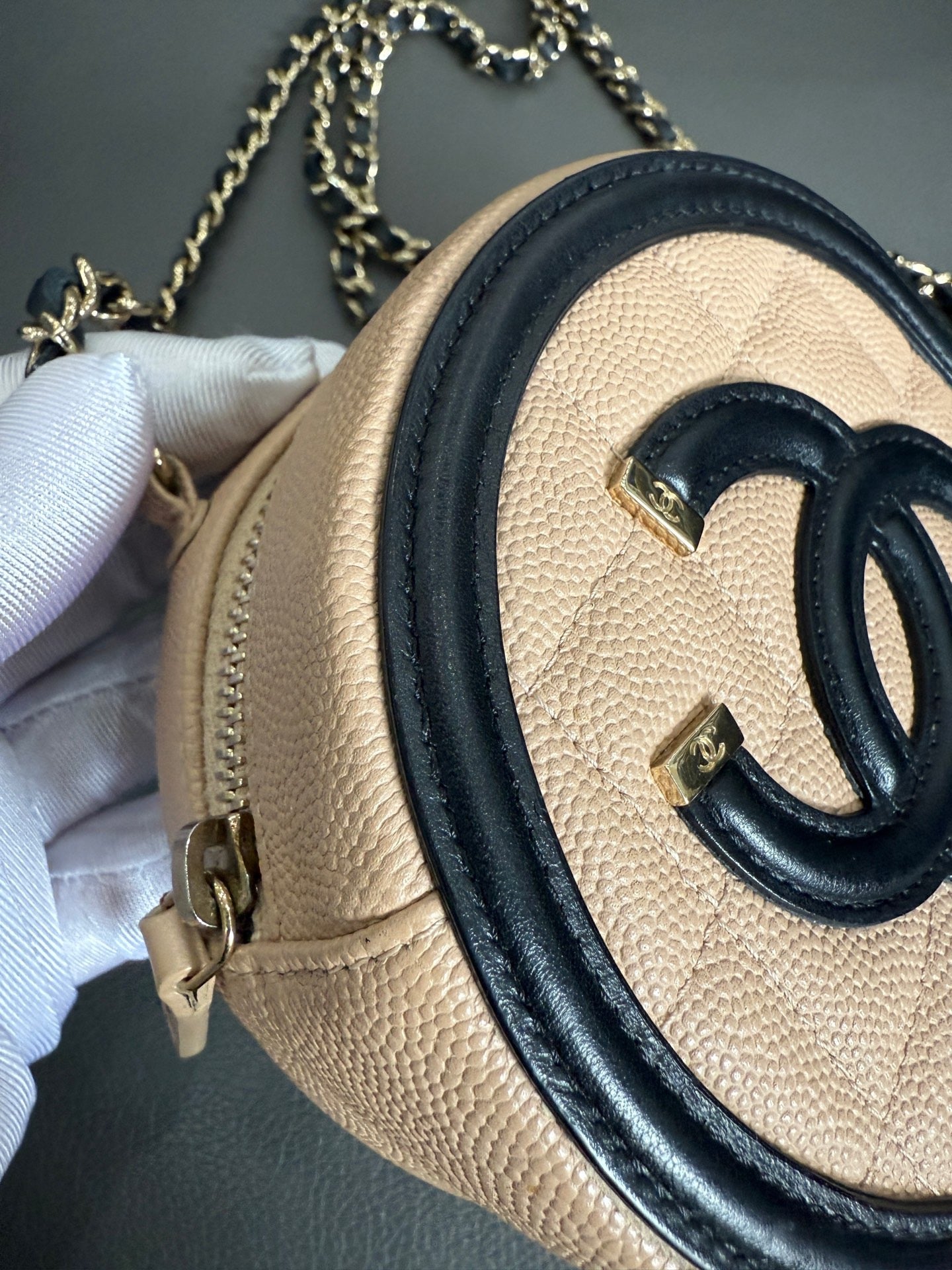 Chanel - Mini Round Crossbody Bag - Caviar leather - Beige and Black - (mini)