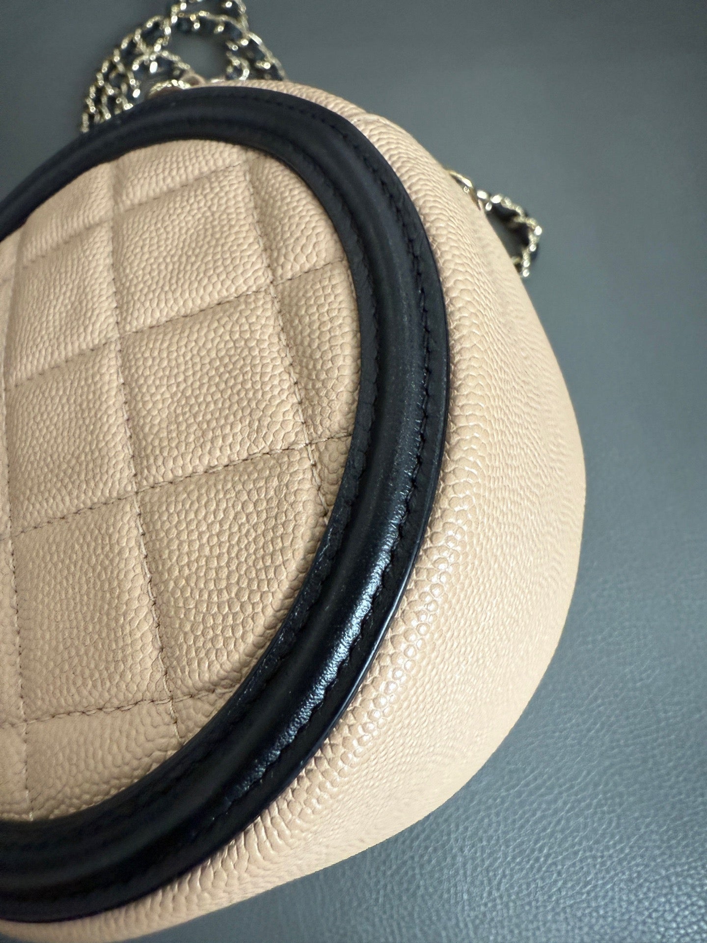 Chanel - Mini Round Crossbody Bag - Caviar leather - Beige and Black - (mini)