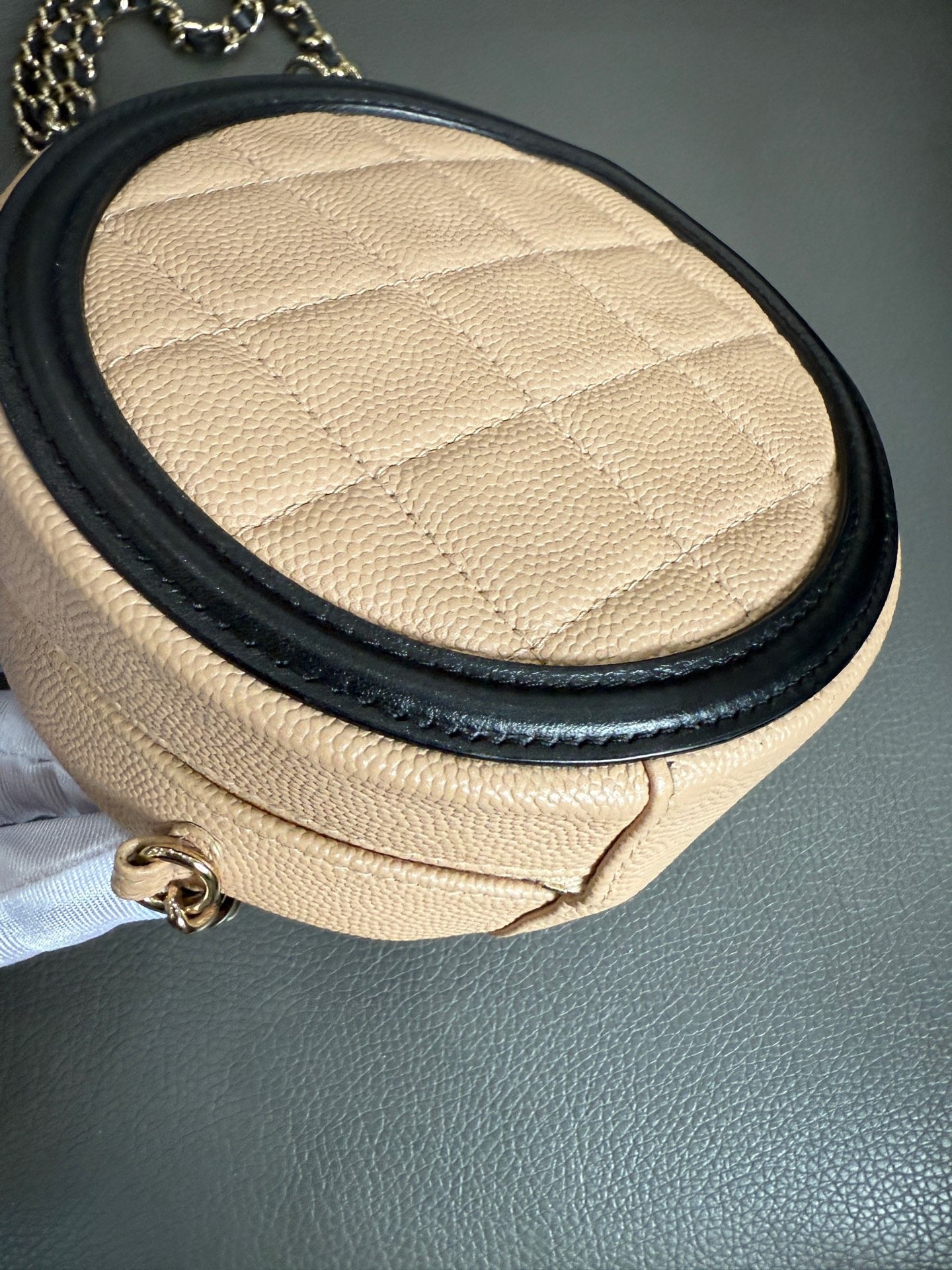 Chanel - Mini Round Crossbody Bag - Caviar leather - Beige and Black - (mini)