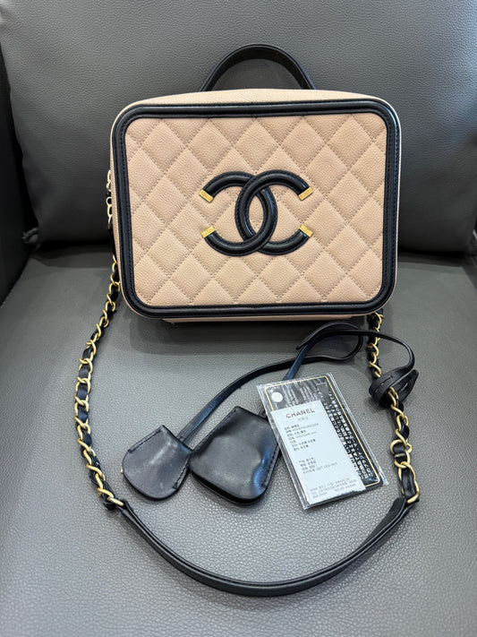 Chanel - Camera Bag - Grained calfskin leather - Beige with Black accents and Gold-tone Hardware - (medium)