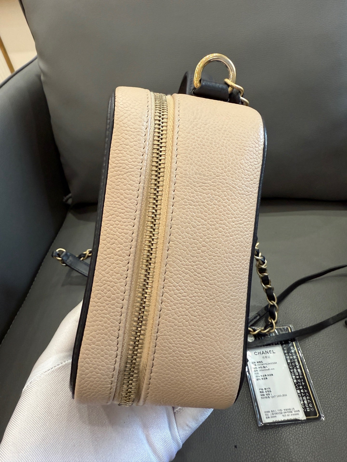 Chanel - Camera Bag - Grained calfskin leather - Beige with Black accents and Gold-tone Hardware - (medium)