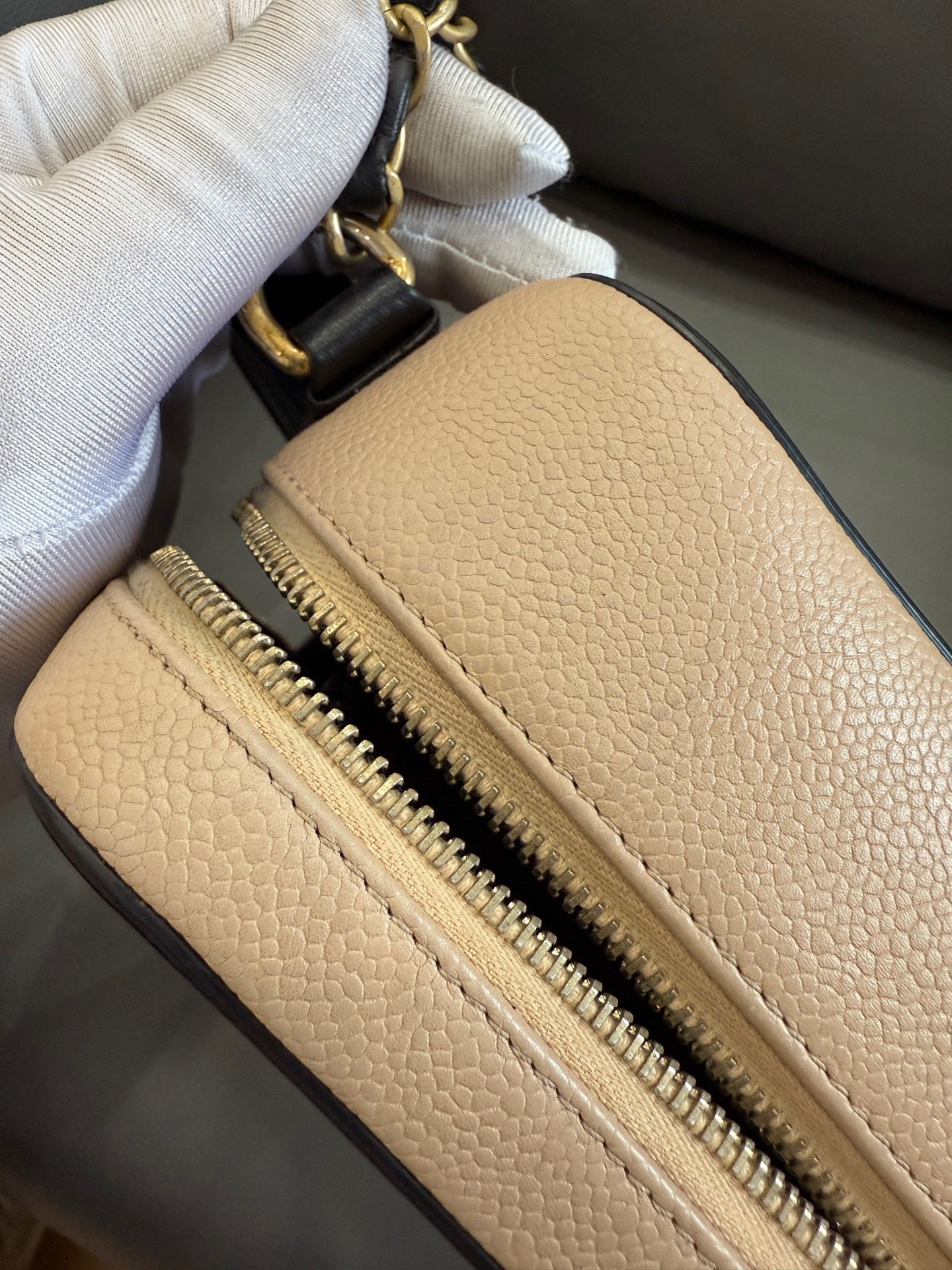 Chanel - Camera Bag - Grained calfskin leather - Beige with Black accents and Gold-tone Hardware - (medium)