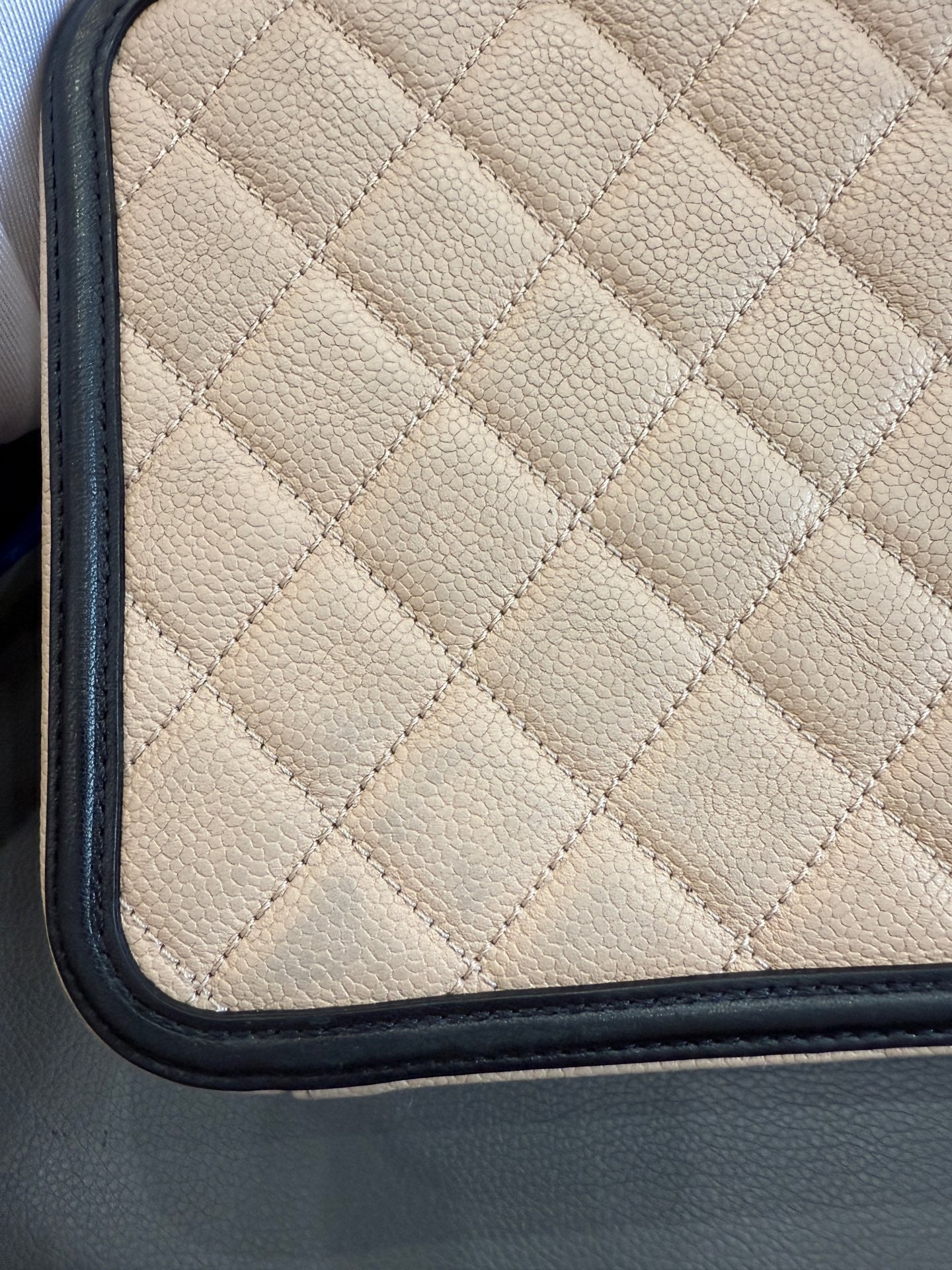 Chanel - Camera Bag - Grained calfskin leather - Beige with Black accents and Gold-tone Hardware - (medium)