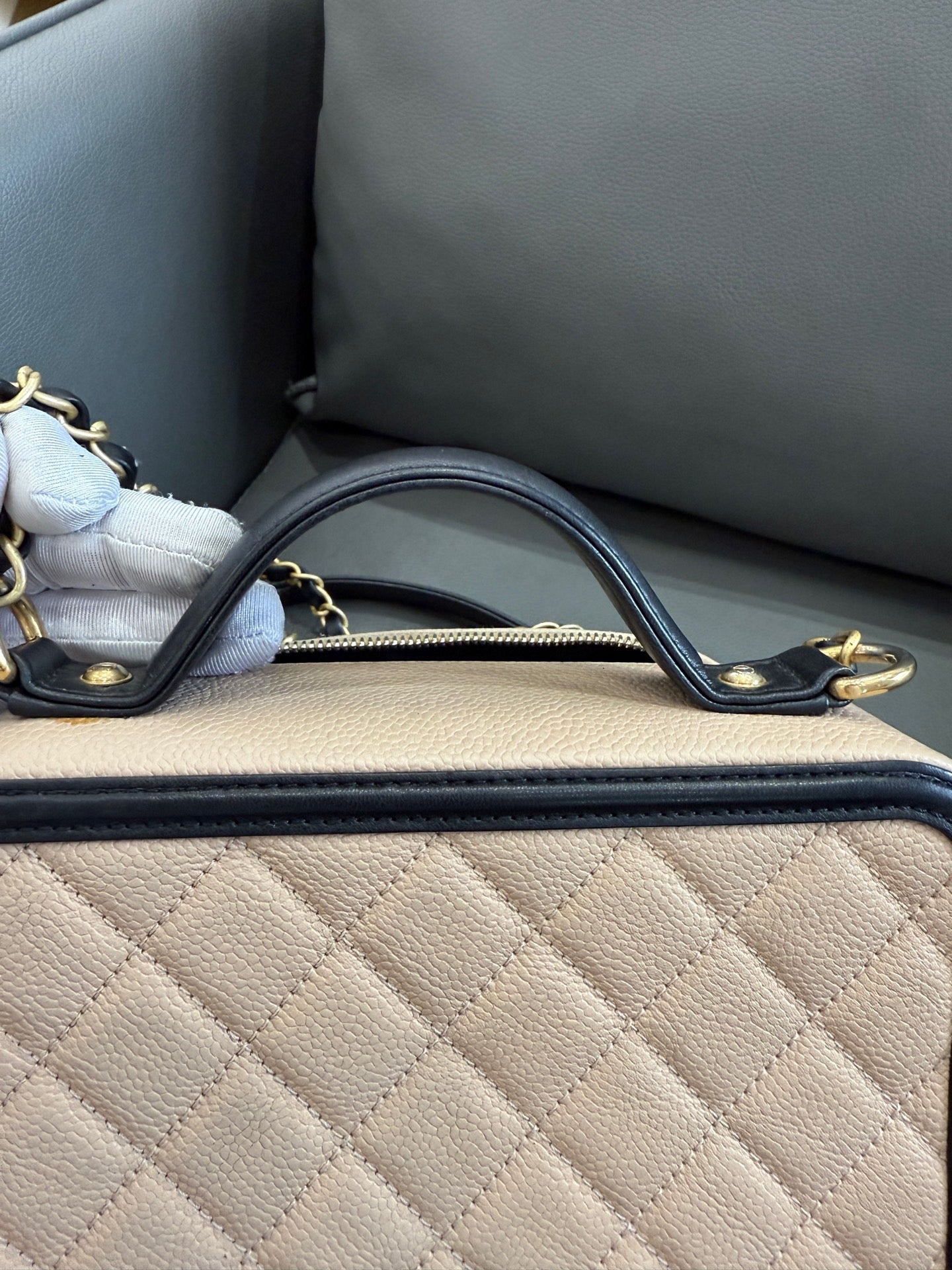 Chanel - Camera Bag - Grained calfskin leather - Beige with Black accents and Gold-tone Hardware - (medium)
