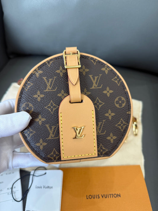 Louis Vuitton - Petite Boîte Chapeau - Monogram canvas with natural cowhide leather trim - Brown - (mini)