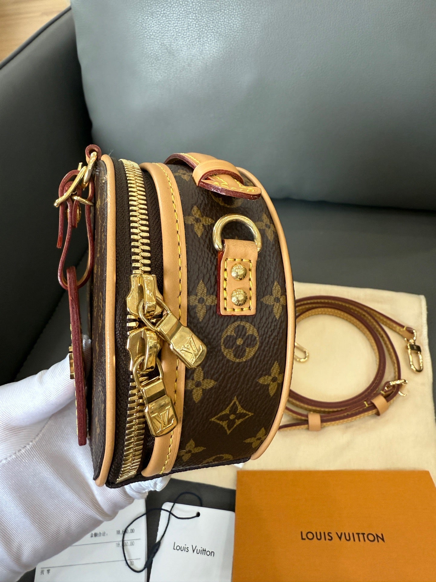 Louis Vuitton - Petite Boîte Chapeau - Monogram canvas with natural cowhide leather trim - Brown - (mini)