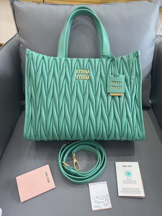 Miu Miu - Matelassé Pleated Tote - Leather - Green - (Medium)