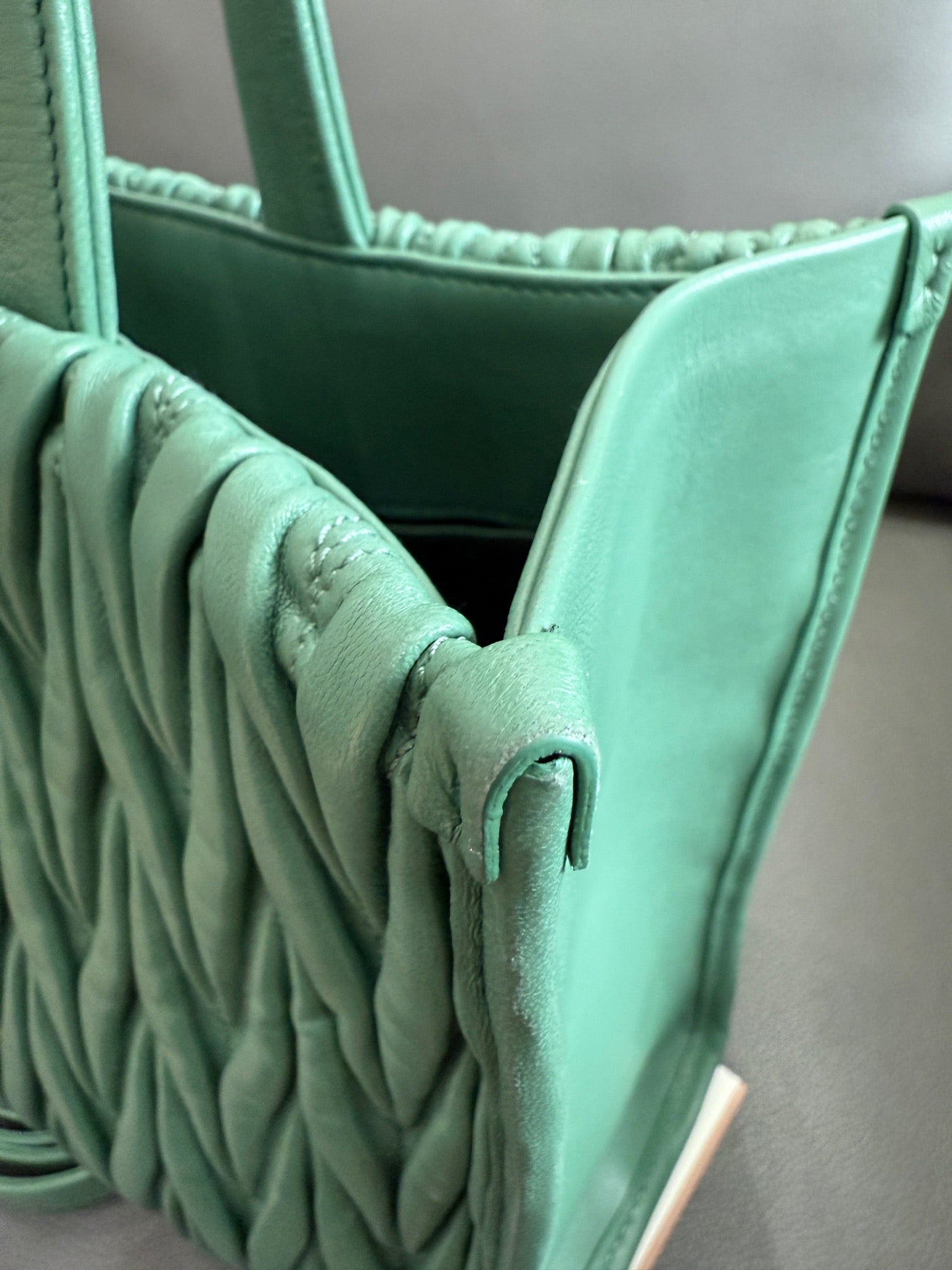 Miu Miu - Matelassé Pleated Tote - Leather - Green - (Medium)