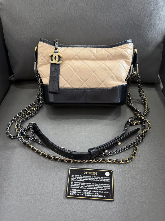 Chanel - Gabrielle Hobo Small - Aged calfskin leather and smooth calfskin leather - Beige and Black - (small)