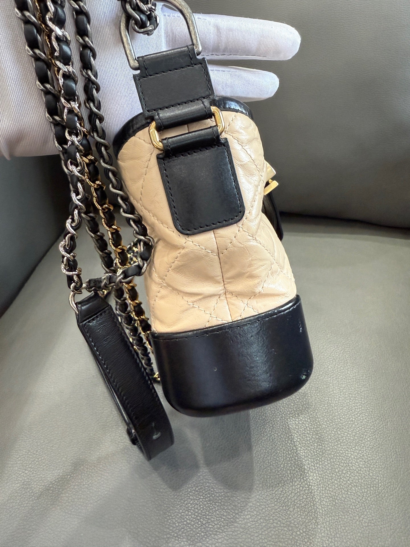 Chanel - Gabrielle Hobo Small - Aged calfskin leather and smooth calfskin leather - Beige and Black - (small)
