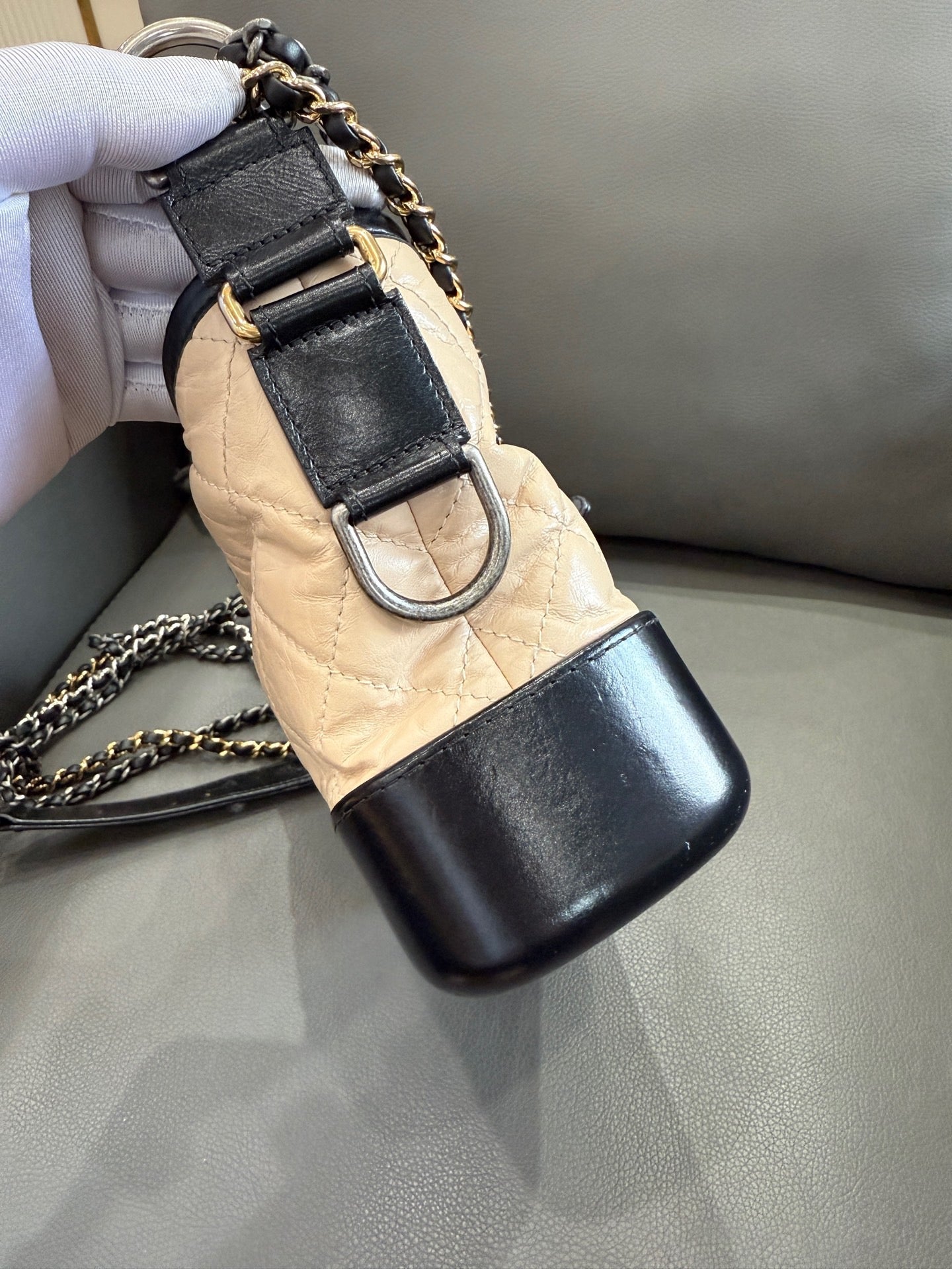 Chanel - Gabrielle Hobo Small - Aged calfskin leather and smooth calfskin leather - Beige and Black - (small)