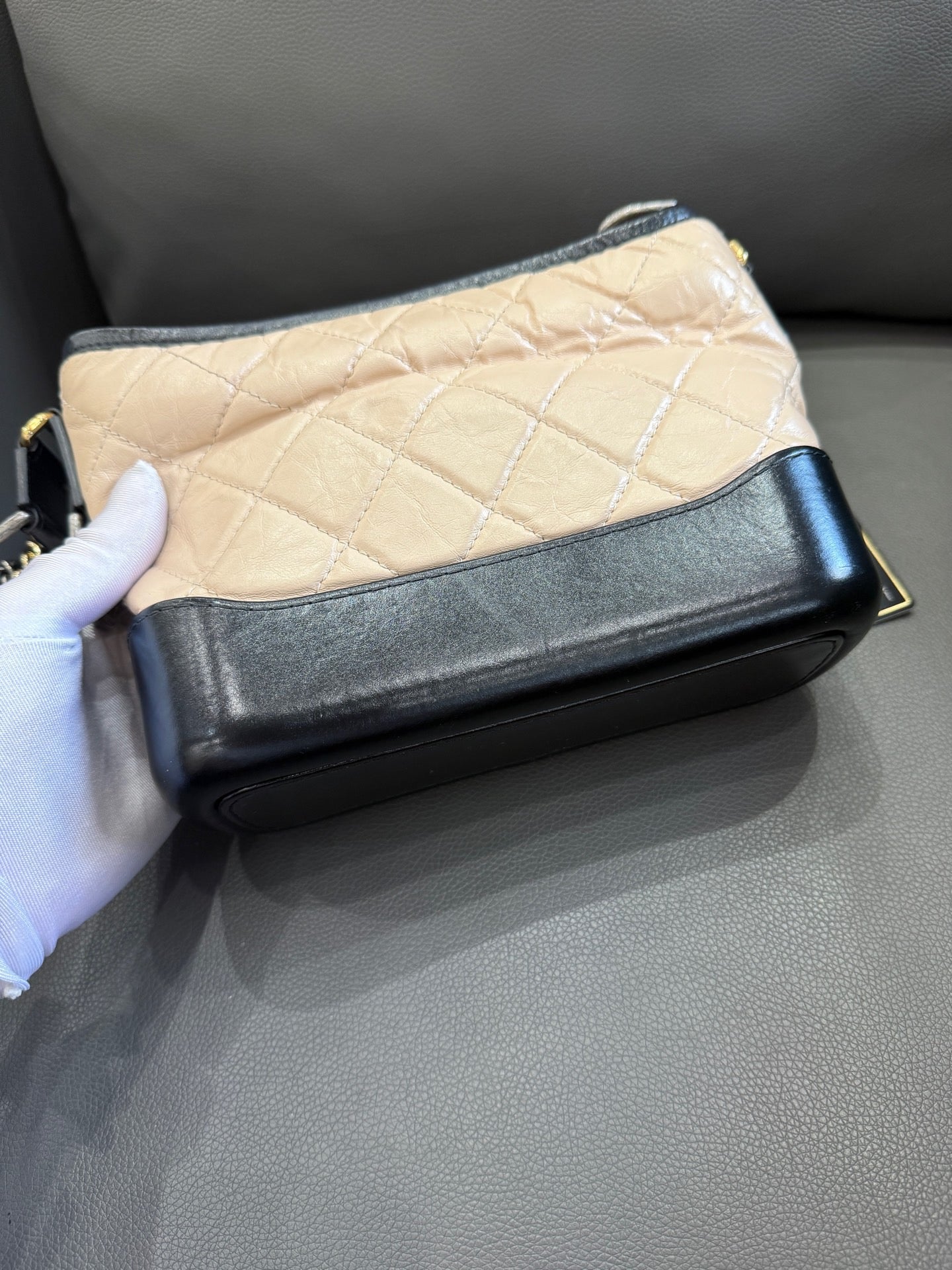 Chanel - Gabrielle Hobo Small - Aged calfskin leather and smooth calfskin leather - Beige and Black - (small)