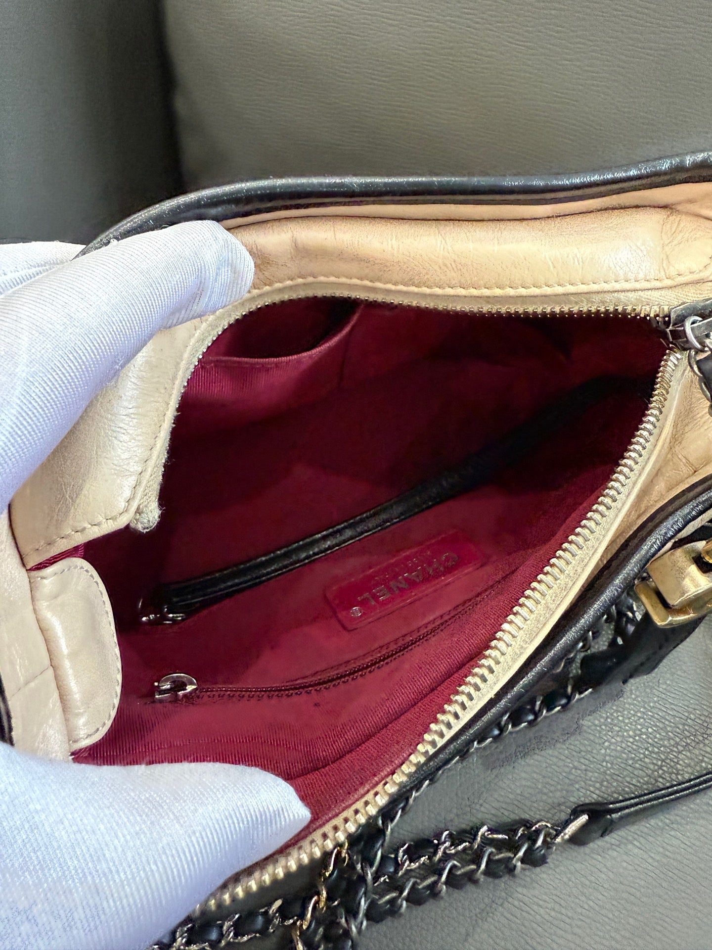 Chanel - Gabrielle Hobo Small - Aged calfskin leather and smooth calfskin leather - Beige and Black - (small)