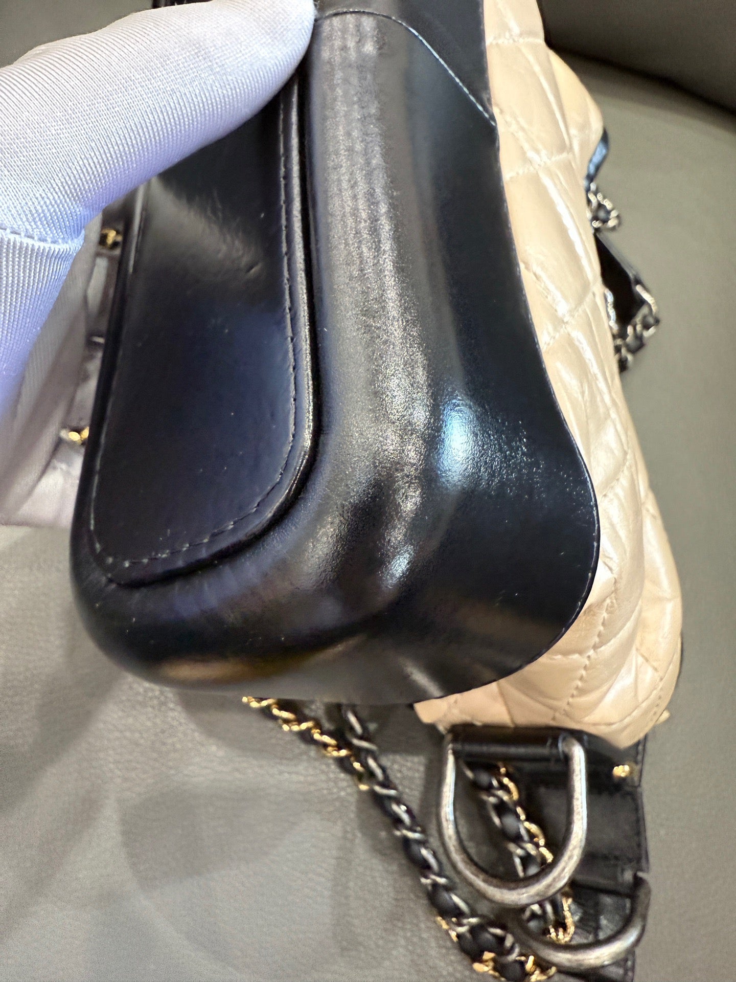Chanel - Gabrielle Hobo Small - Aged calfskin leather and smooth calfskin leather - Beige and Black - (small)