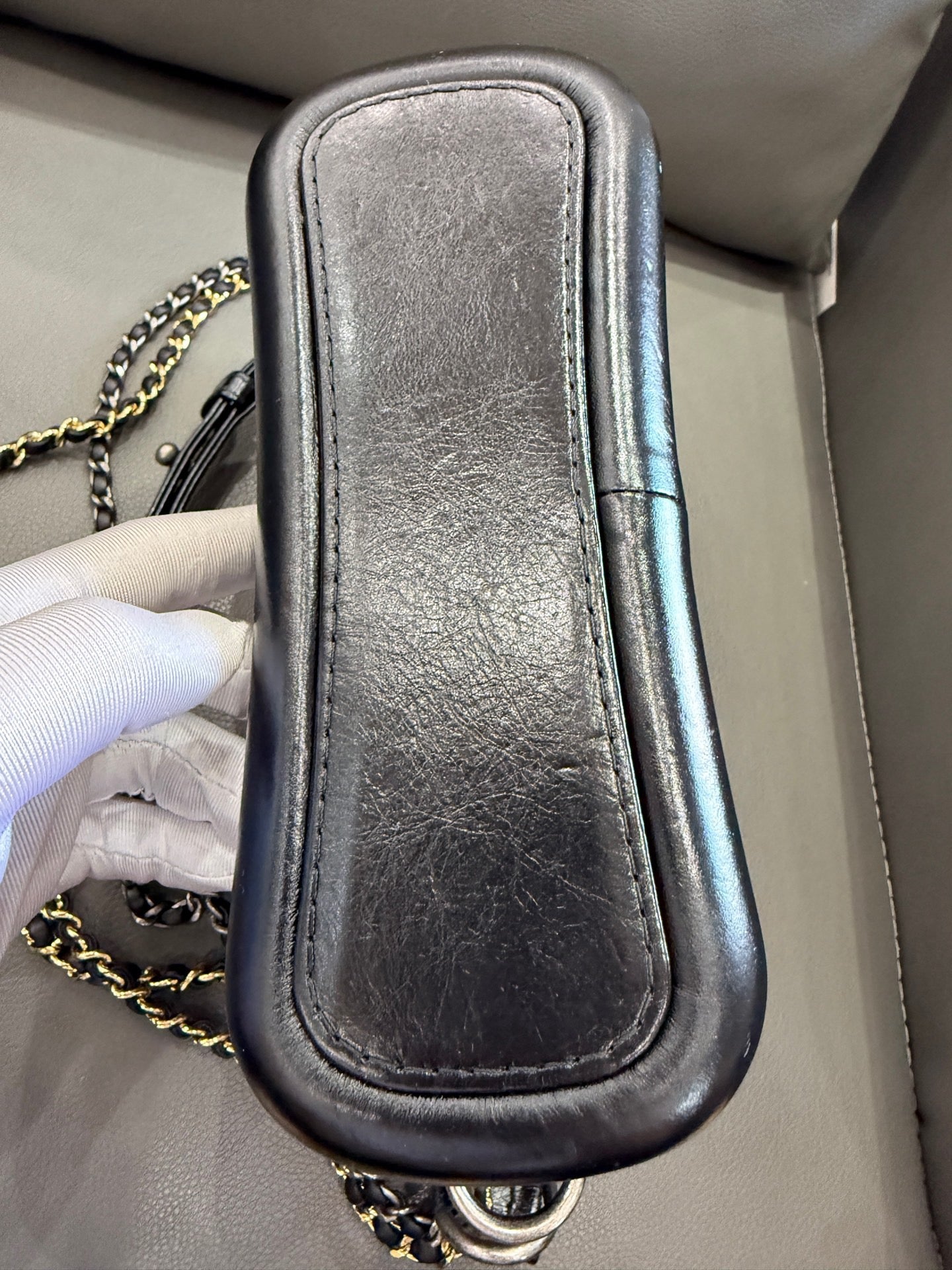 Chanel - Gabrielle Hobo Small - Aged calfskin leather and smooth calfskin leather - Beige and Black - (small)
