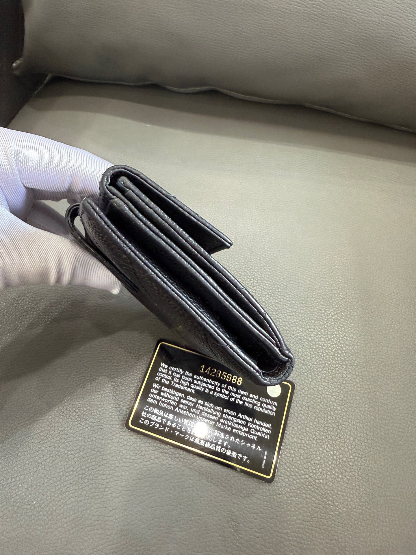 Chanel - Trifold Wallet - Caviar leather - Black - (mini)
