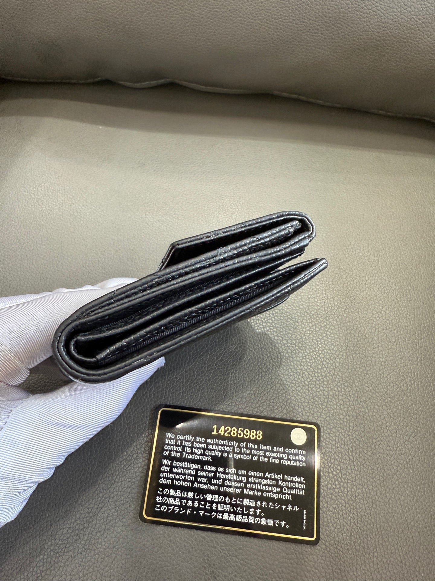 Chanel - Trifold Wallet - Caviar leather - Black - (mini)