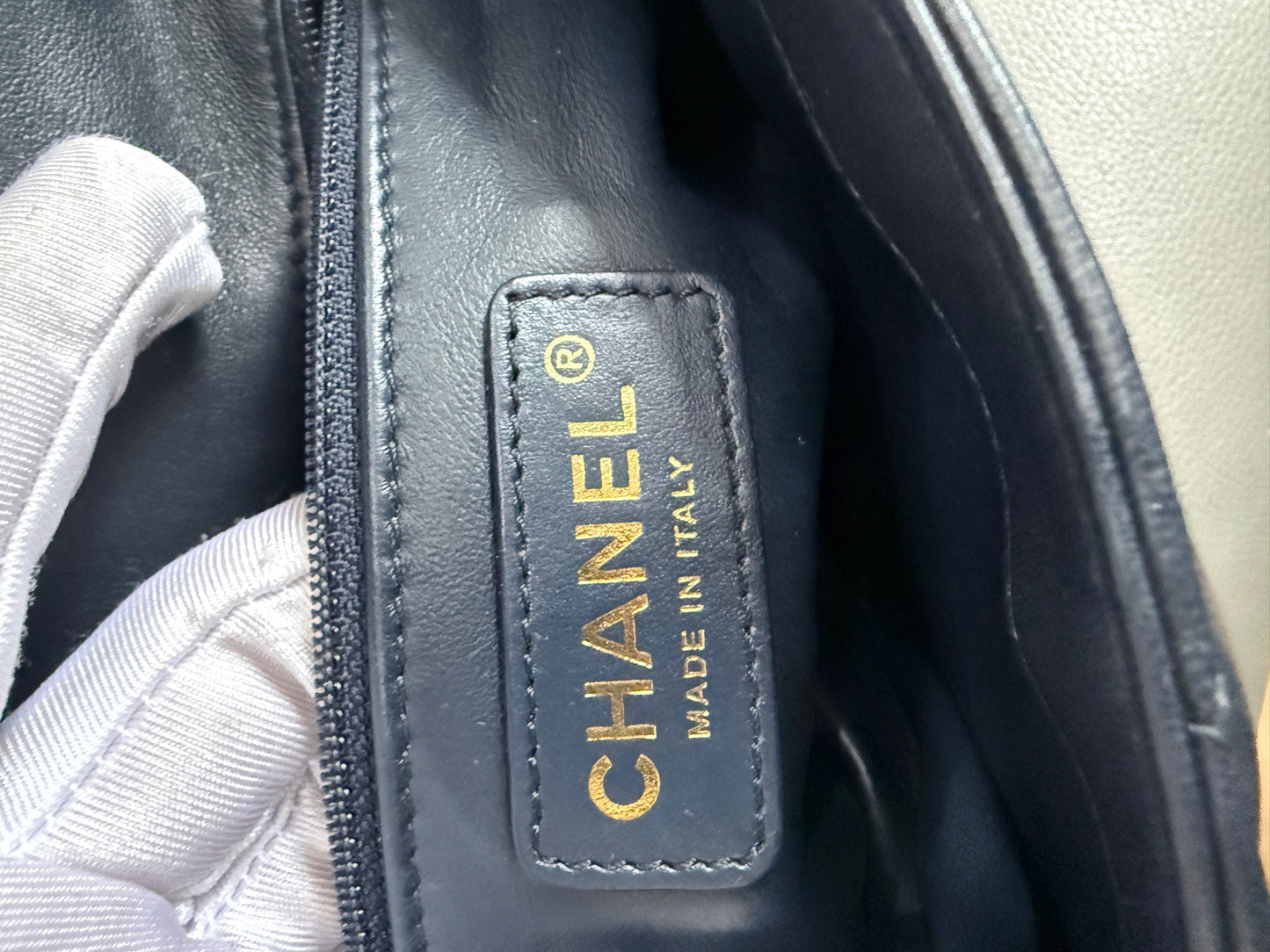 Chanel - Chanel 19 Top Handle Flap Bag - Lambskin leather - Navy Blue - (Small)