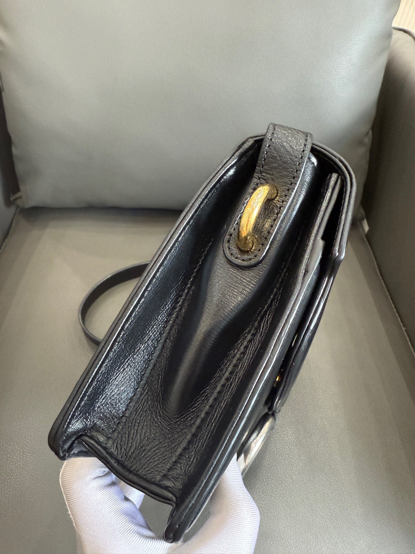 Gucci - Double G Flap Messenger Bag - Leather - Black - (Small)