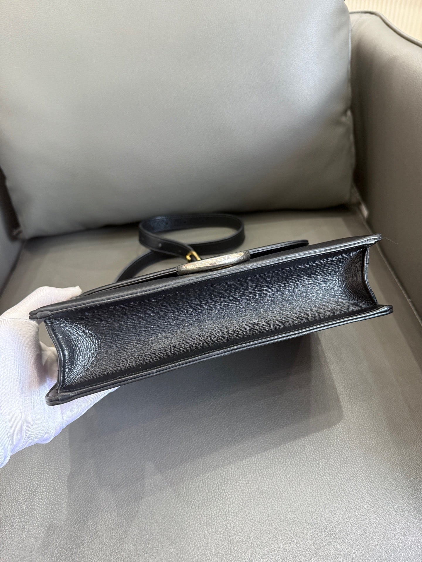Gucci - Double G Flap Messenger Bag - Leather - Black - (Small)