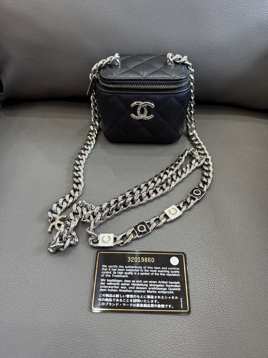 Chanel - 22S Enamel Chain Vanity Case - Caviar leather - Black with Silver-Tone Hardware - (Mini)