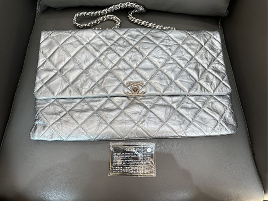 Chanel - Large Quilted Flap Bag - Metallic Crinkled Calfskin Leather - Silver - (Large)