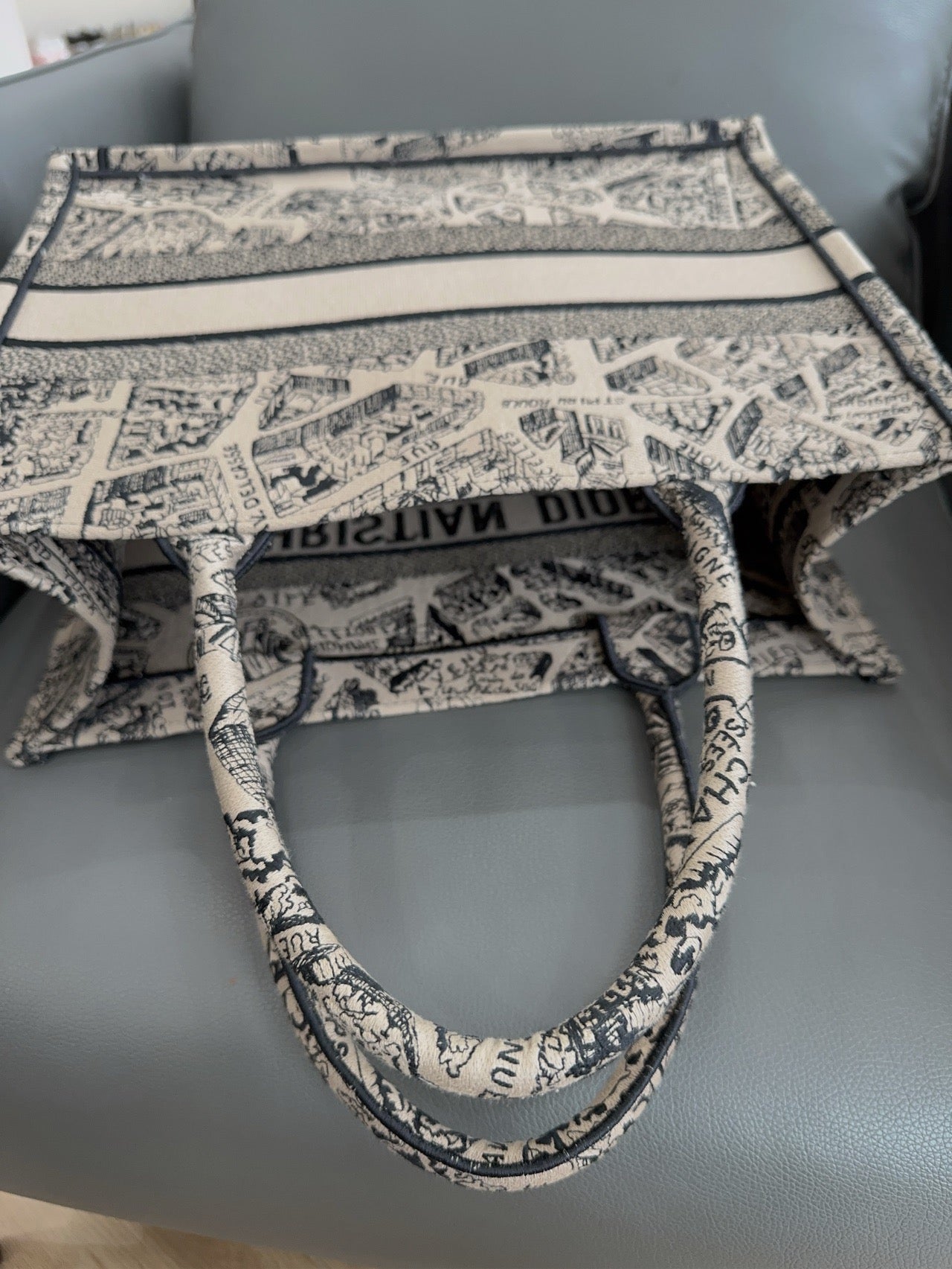 Dior - Book Tote Medium - Embroidered canvas - Beige - (medium)