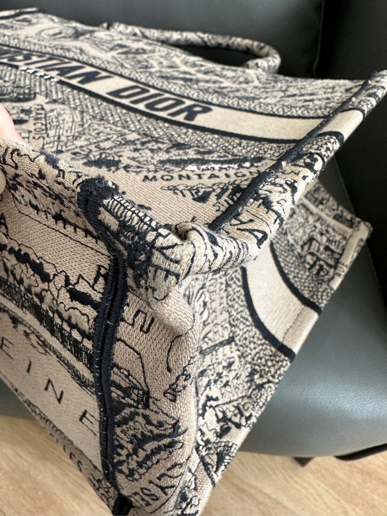 Dior - Book Tote Medium - Embroidered canvas - Beige - (medium)